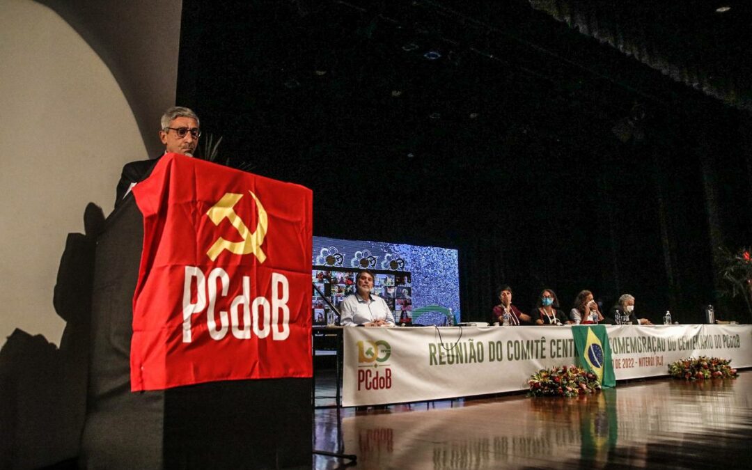 PCdoB celebra cem anos e anuncia apoio a Lula