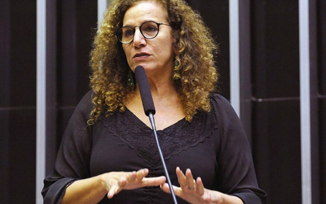 Jandira Feghali: “Precisaremos realizar a reconstrução do Brasil”