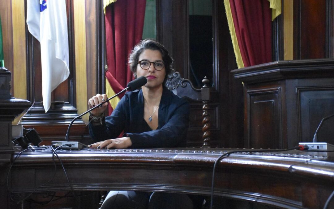 Câmara Municipal manifesta apoio ao fim da escala 6×1 em iniciativa da vereadora Professora Lívia (PCdoB)